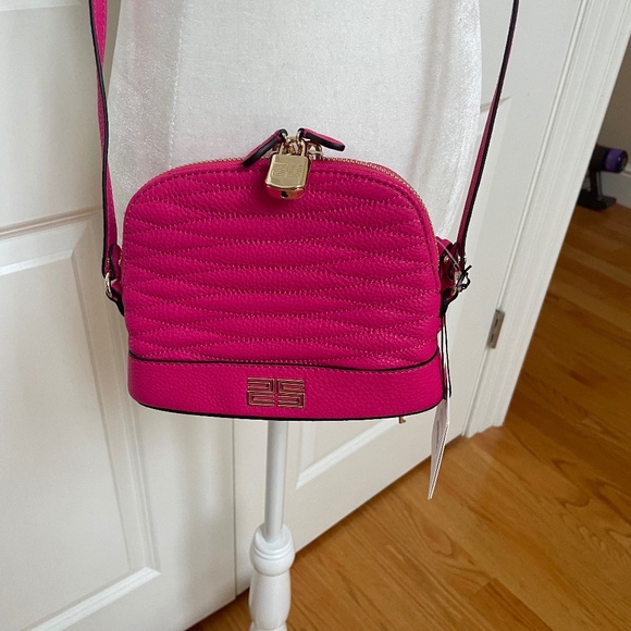 Fuchsia Thelma quilted pebbled-leather shoulder bag from SANDRO - Picture 7 of 15